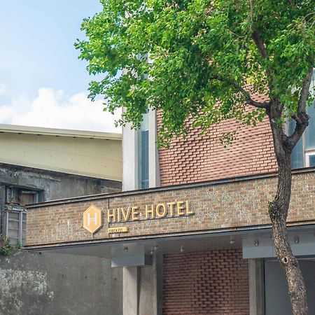 Check Inn Hive Luodong Exteriör bild